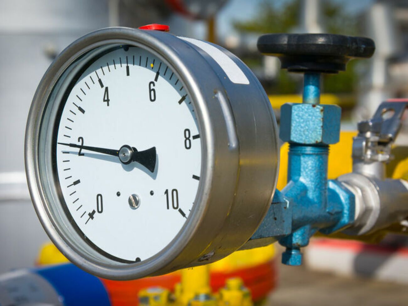 В России заявляют, что цена на газ растет не из-за их действий, но при этом заверяют, что "Северный поток &ndash; 2" поможет