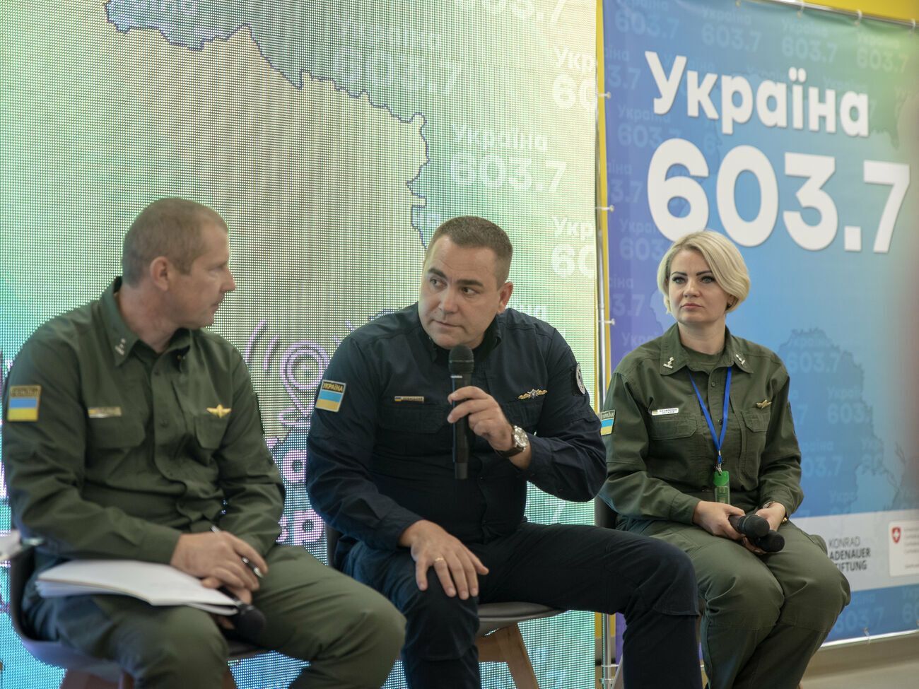 Левицький (у центрі): Моя особиста думка як прикордонника&nbsp;&ndash; кордон має бути. Це основа держави