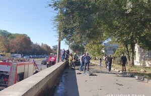 Во взорвавшемся автомобиле было два человека