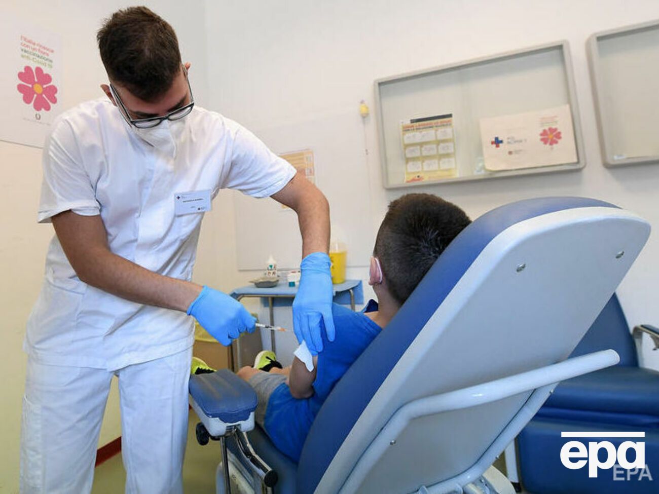 В Минздраве Украины считают, что&nbsp;начинать массовую вакцинацию детей от&nbsp;COVID-19 пока рано