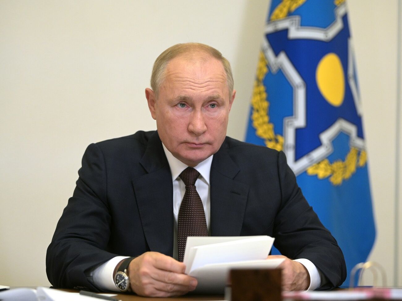 Путін пішов на самоізоляцію