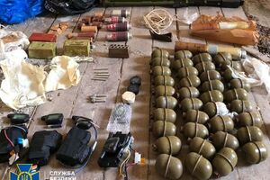 Спецслужба не только нашла схрон, но и сразу задержала подозреваемого в его организации