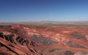 По прогнозам мировых аналитиков, стоимость руды будет падать и дальше, пишет "РБК-Украина"