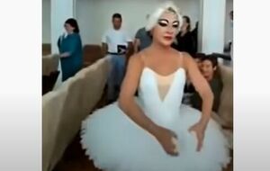 "Крістанова – балерина і вирішила здивувати мене своєю майстерністю", – прокоментував подію міський голова