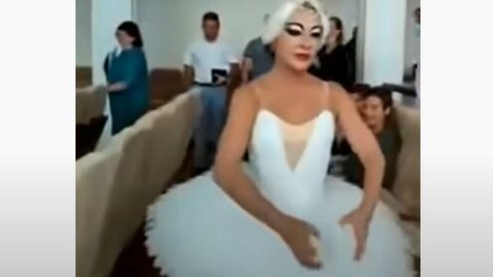 "Крістанова – балерина і вирішила здивувати мене своєю майстерністю", – прокоментував подію міський голова