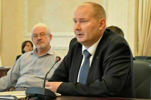 16 серпня ВАКС продовжив домашній арешт Чаусу на два місяці