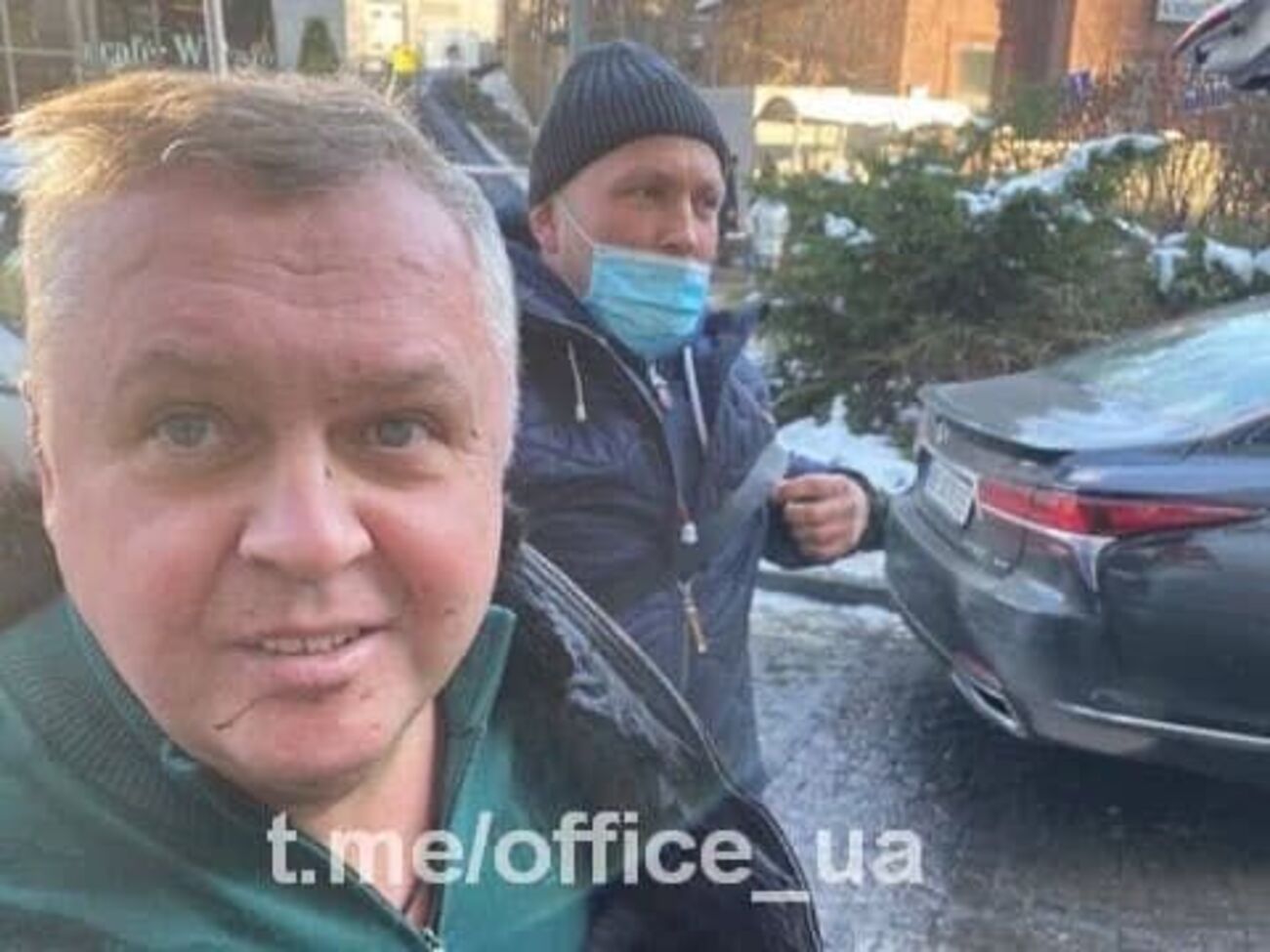 Расюк (слева на фото) получил условный срок по делу о&nbsp;подготовке покушения на генерала СБУ Андрея Наумова