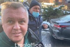 Расюк (слева на фото) получил условный срок по делу о подготовке покушения на генерала СБУ Андрея Наумова