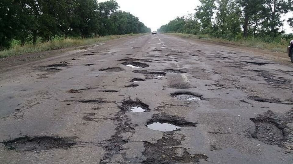 Следователи выявили восемь случаев внесения заведомо ложных сведений в документы о ремонте дорог