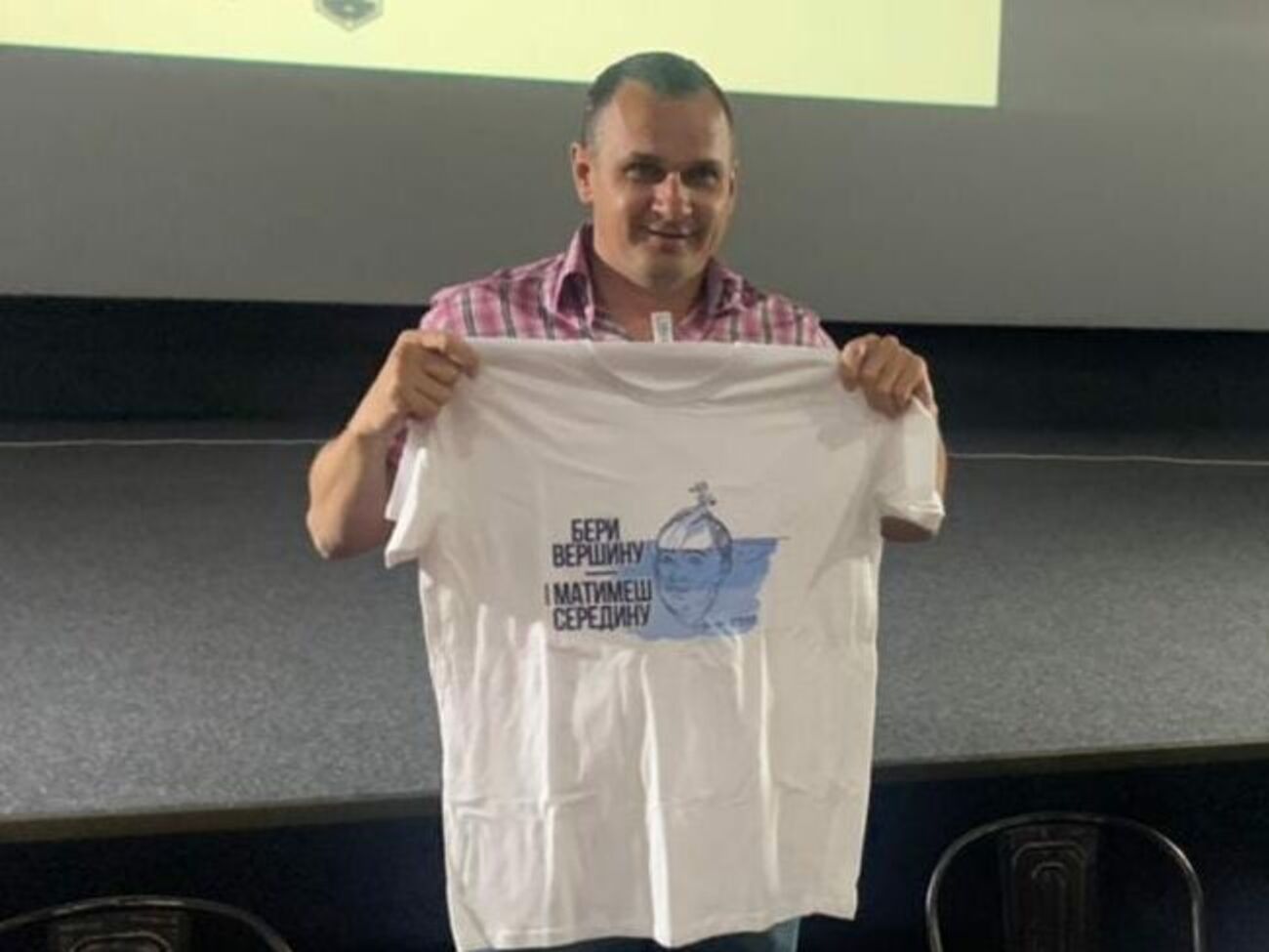 Французи погодилися назвати шампанське "ігристим" на догоду мордорському диктатору. А ми дивуємося, чому Європа не готова боротися проти РФ