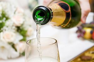 Тепер "шампанським" у РФ називатимуть лише вина, виготовлені в Росії та окупованому Криму