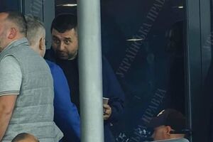 Журналісти зняли спілкування Коломойського і Арахамії на стадіоні