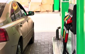 Во время обысков сотрудники ГФС взяли образцы горюче-смазочных материалов