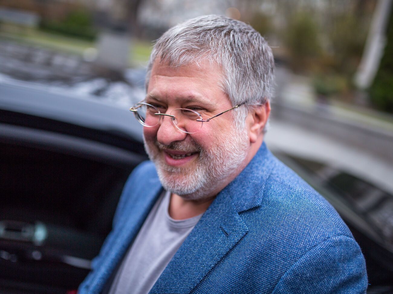 Коломойский: Арахамия пришел на стадион со своей семьей. Его дети громко свистели в дудки. Я его спрашиваю: "Ты зачем им дудки купил?" Он мне в ответ кричит: "Потому что они просили"