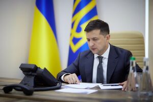Между Зеленским (на фото) и Сухачевым установлена прямая связь