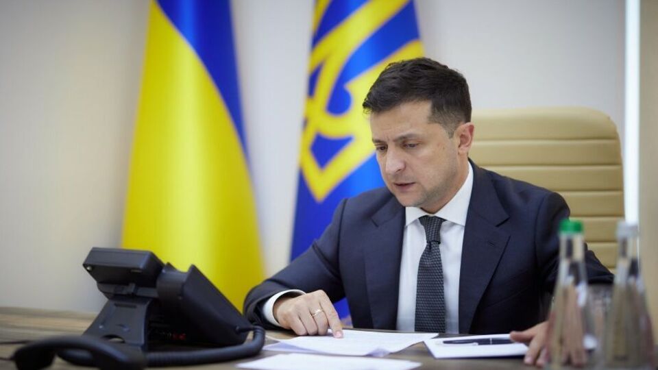 Между Зеленским (на фото) и Сухачевым установлена прямая связь