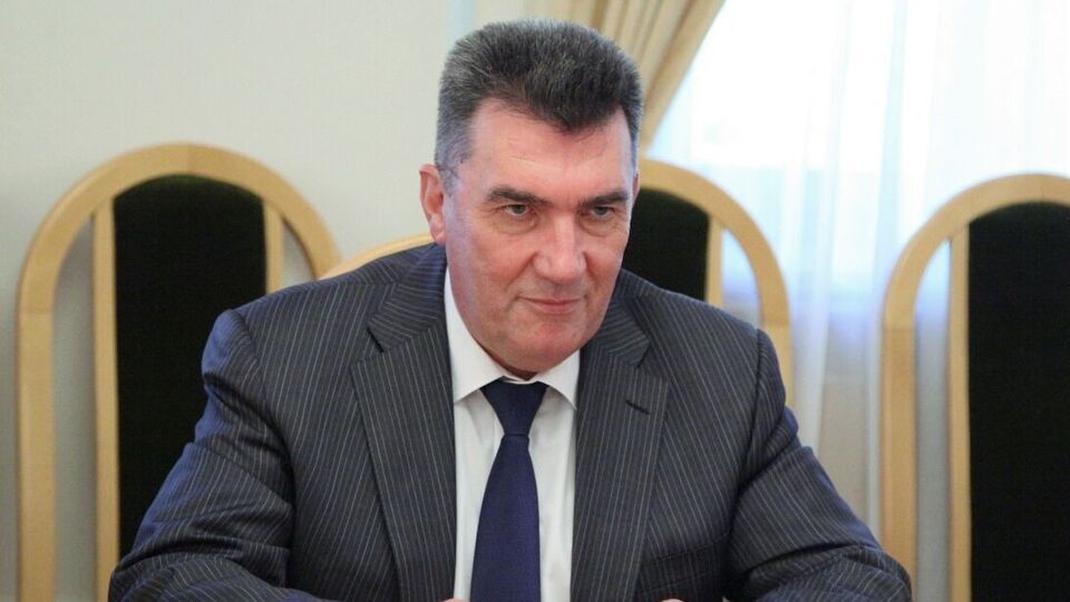 Данилов сказал, что санкции введут и против иностранных граждан, если они приедут в Крым или ОРДЛО как наблюдатели на выборах в Госдуму РФ