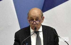 Ле Дриан (на фото) отозвал послов Франции в США и Австралии по просьбе Макрона