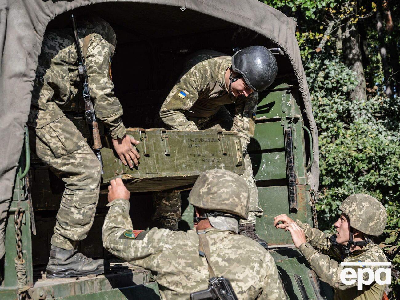 В ответ на обстрелы боевиков украинские военные открывали огонь