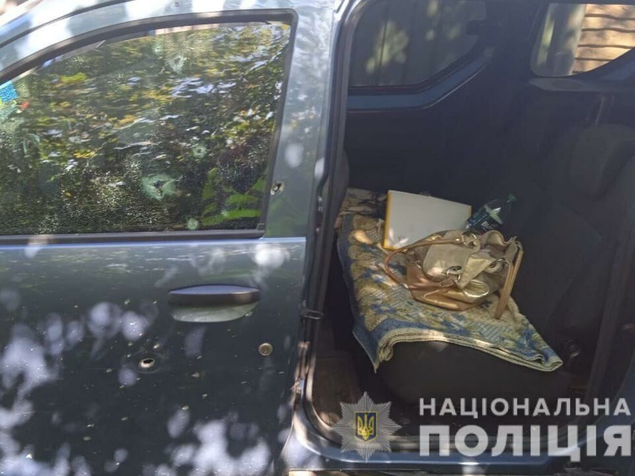 В результате взрыва был поврежден автомобиль