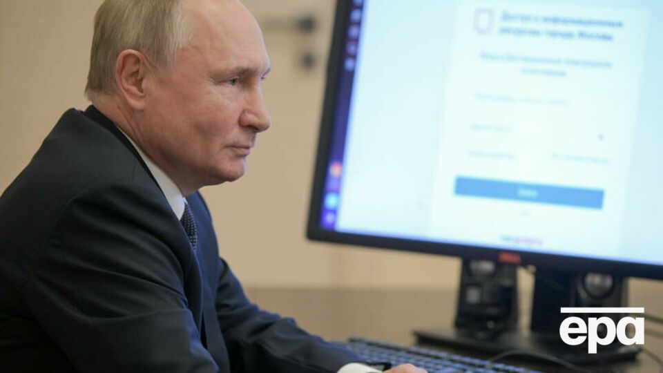 Путін голосував на виборах дистанційно