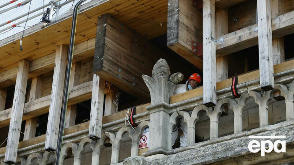 В сентябре начнут работы по очистке внутренних стен и полов собора Парижской Богоматери