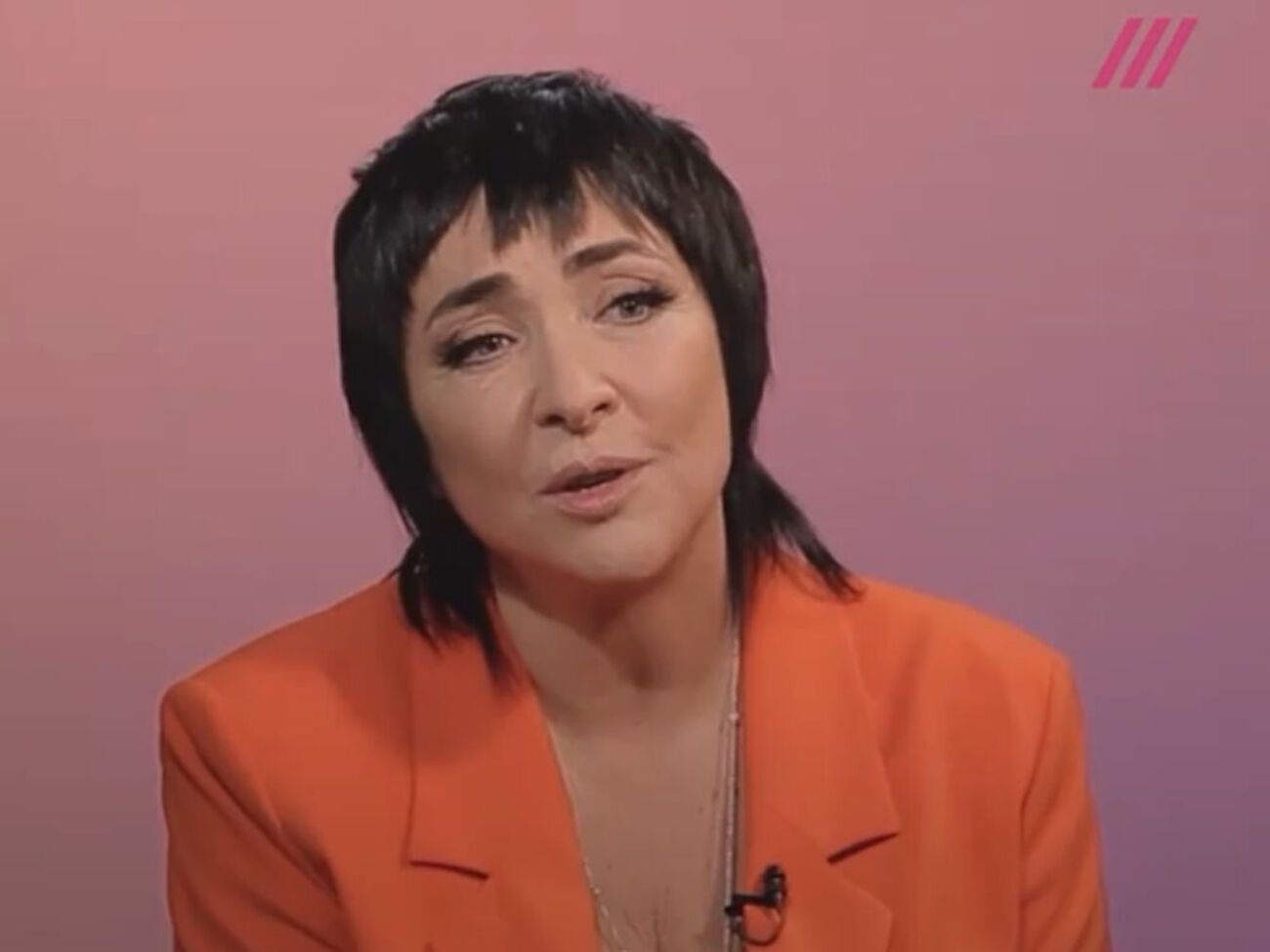 Милявская больше 20 лет, после распада кабаре-дуэта "Академия", выступает сольно