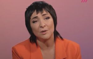 Милявская больше 20 лет, после распада кабаре-дуэта "Академия", выступает сольно