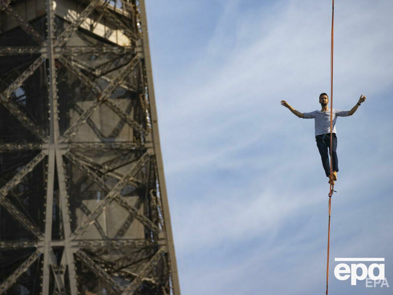 Канатоходець Натан Полін пройшов на канаті 670 метрів