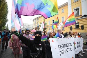 У Марші рівності в Києві, за різними оцінками, брало участь від 5 тис. до 7 тис. осіб