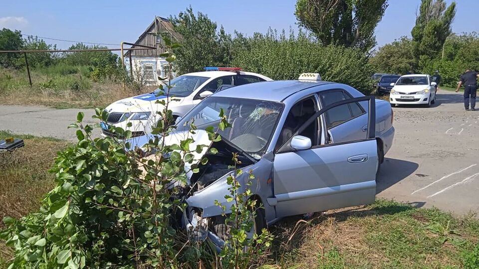 В результате ДТП пострадали полицейский и 13-летний подросток