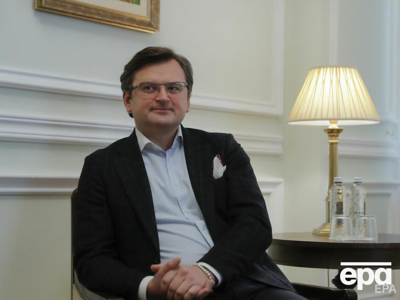 Кулеба: Замість передбаченої графіком години розмова президентів України та США тривала дві години