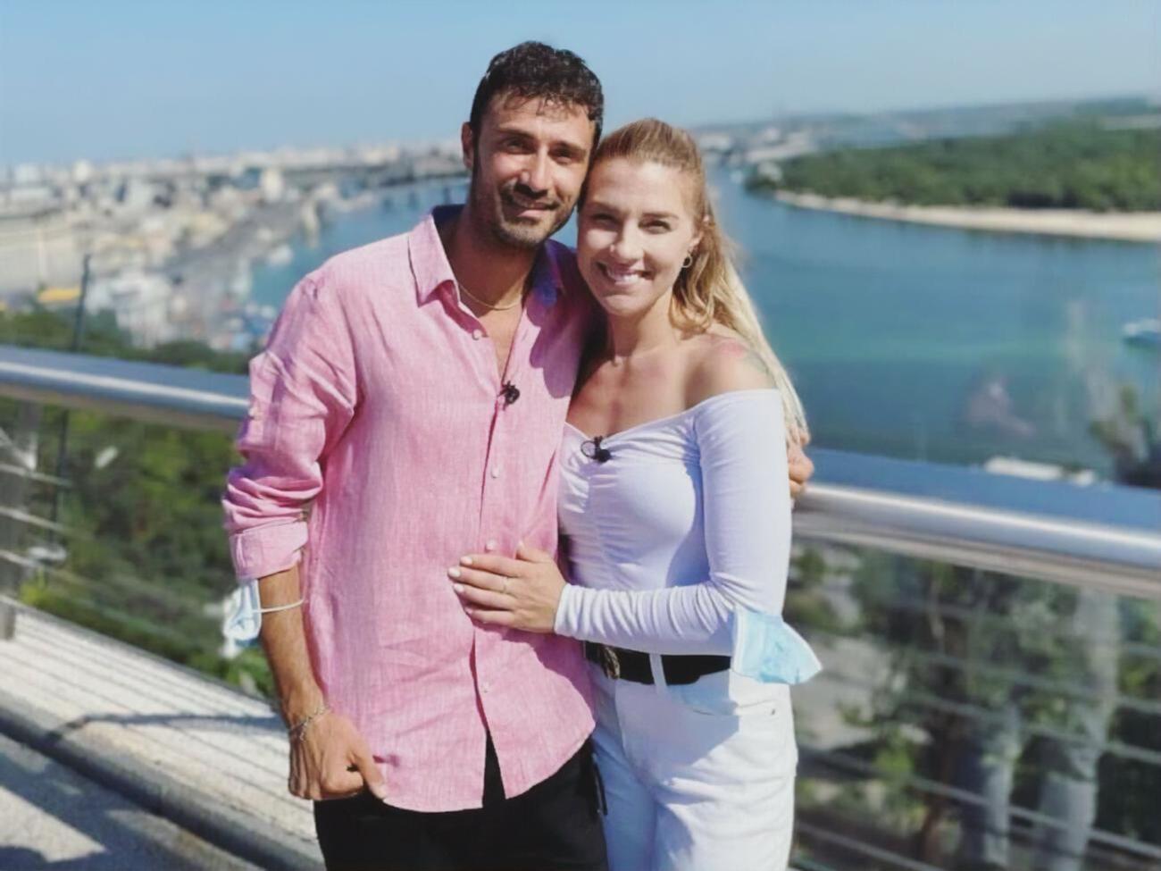 Об отношениях Харлан и Самеле стало известно летом 2020 года