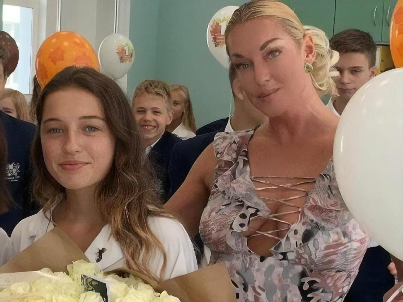 Аріадна (зліва) – донька Волочкової і Вдовіна