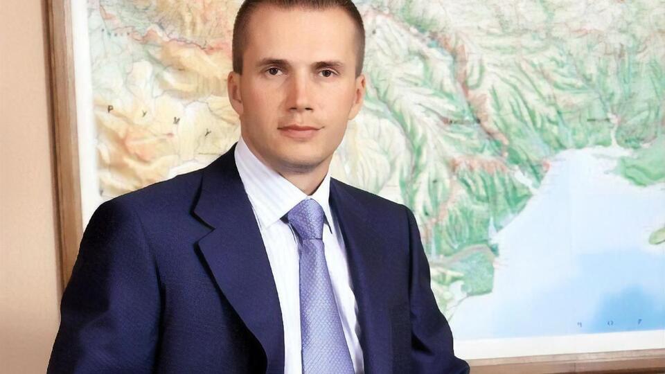 Александр Янукович готов предоставить любые сведения, которые интересуют следствие, заявил его пресс-секретарь