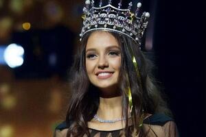 Так выглядела корона ранее