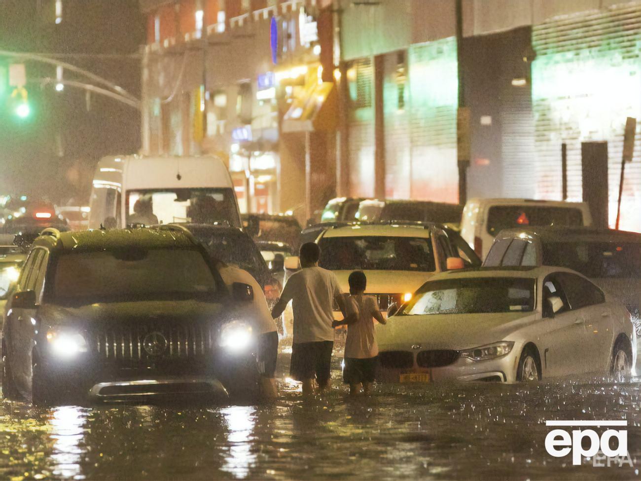 Вулиці Нью-Йорка затопило після злив, які приніс ураган "Іда"