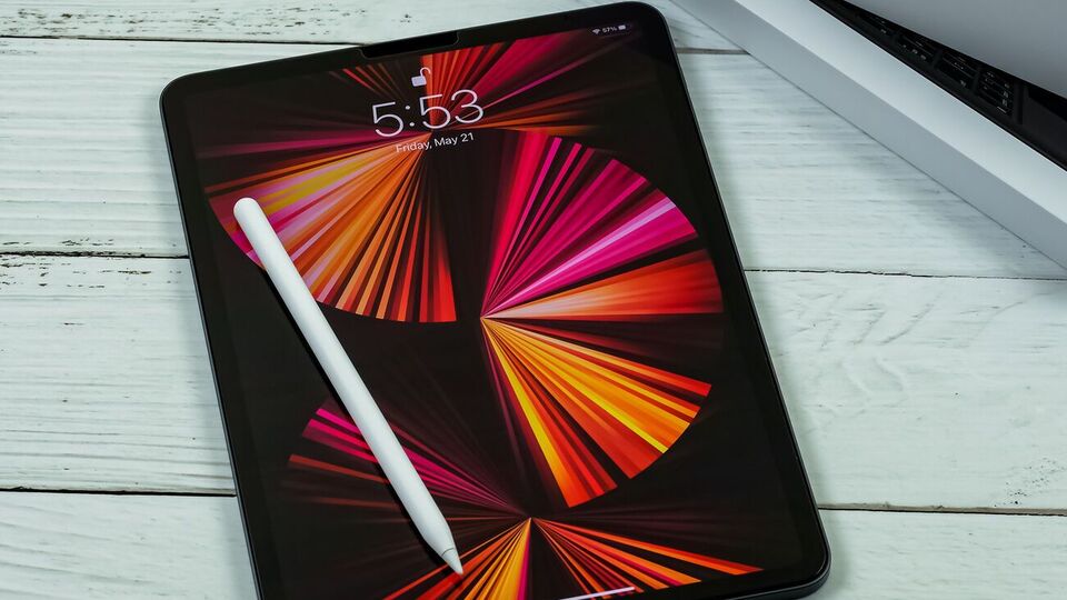 Топовые планшеты 2021 года Apple iPad Pro M1, Samsung Galaxy Tab S7 FE и компактный Huawei MatePad 11. Новые технологические решения, плюсы и минусы моделей