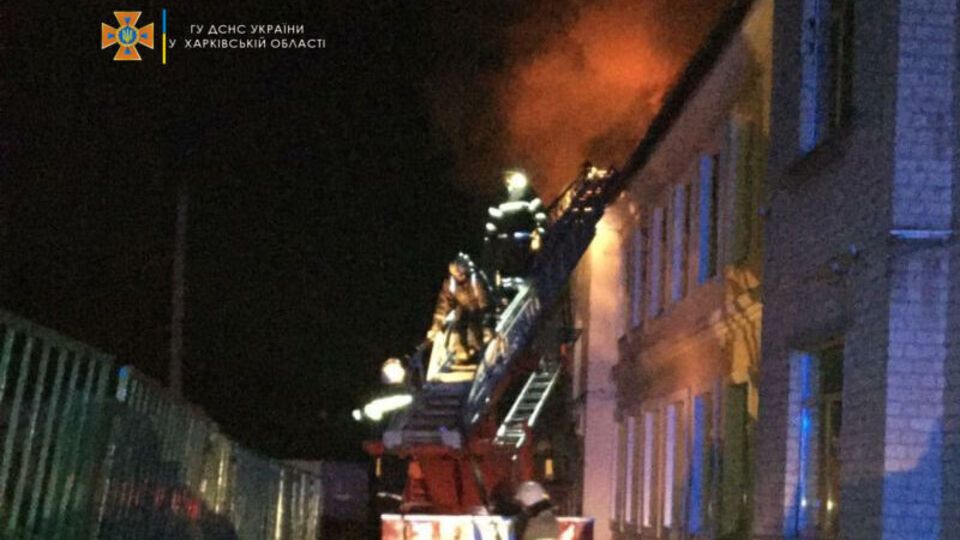 Пожар начался вечером 19 сентября, в его ликвидации принимали участие 50 человек