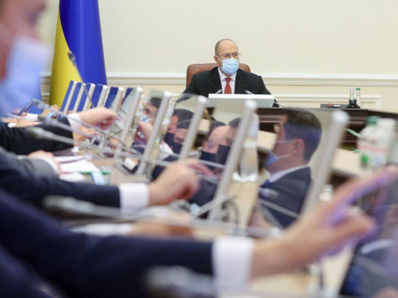 Шмыгаль сказал, что правительство изменило подход к карантину