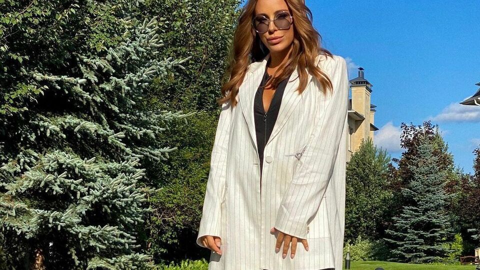 Ани Лорак живет и работает в РФ