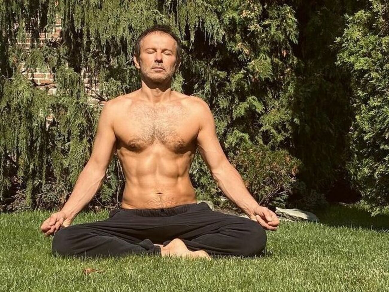 Вакарчук: У багатьох сім'ях батьки стараються не афішувати своє особисте життя, щоб дати дітям стати на ноги без зайвої уваги