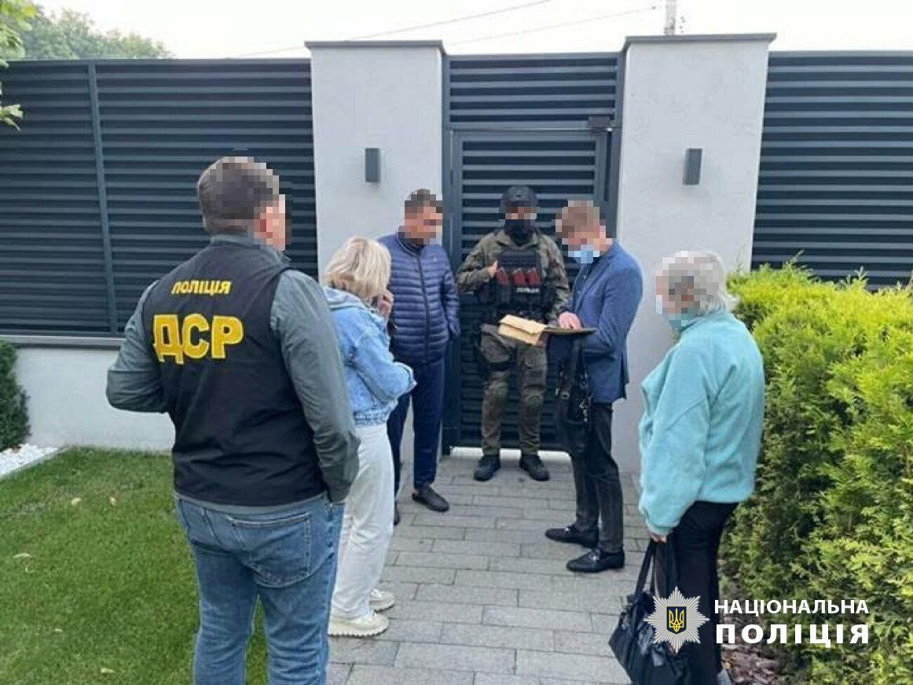 По данным следствия, чиновники вносили в документы как выполненные и оплаченные&nbsp;работы, которые на самом деле были не сделаны или сделаны только частично