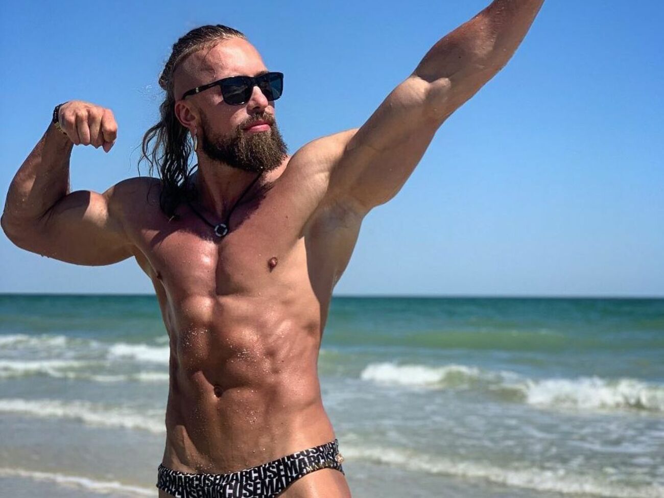 Суровцев о своем сходстве с Тарзаном: Меня это бесило очень страшно, потому что я действительно на него похож, так уж сложилось