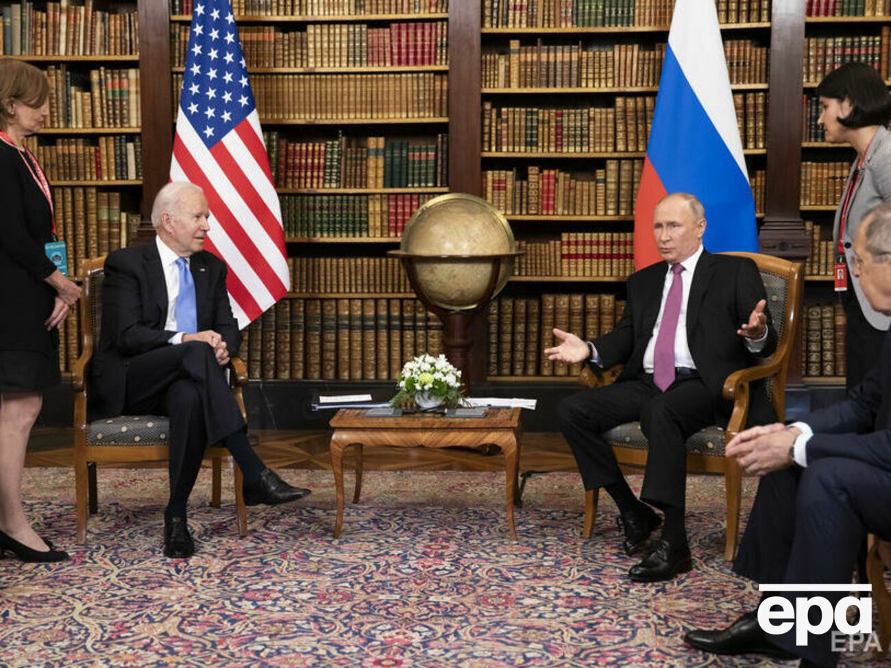 За місяць після скандального інтерв'ю Байден із Путіним поговорили телефоном, а пізніше і зустрілися особисто
