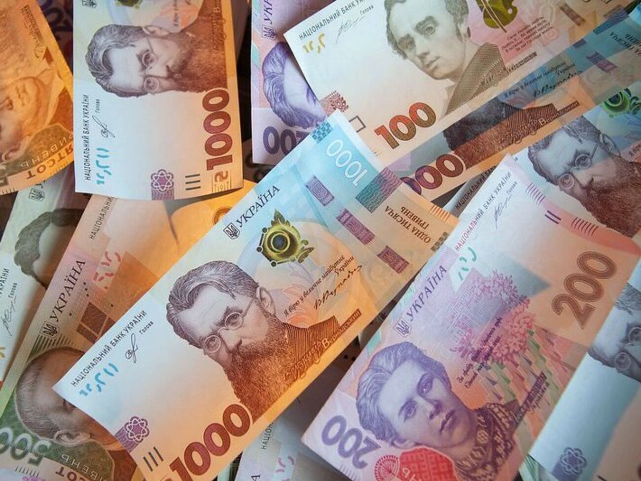 С 1 октября 2022 года минимальная зарплата поднимется до 6,7 тыс. грн