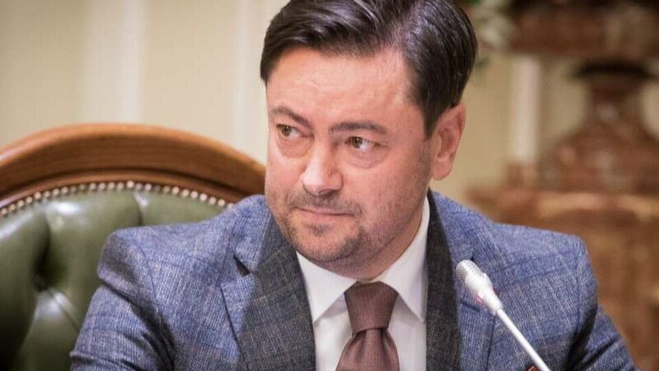 По данным СМИ, Штучного, который уже возглавлял аппарат Рады, хотят вернуть на прежнее место работы