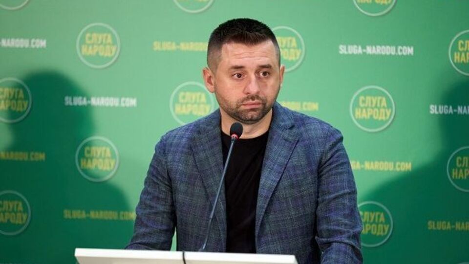 Арахамія: Я багато роздумував, хто зацікавлений у тому, щоб провалити законопроєкт, – олігархи чи люди, які працюють на них. І прийшов до висновку, що це люди, які працюють на олігархів