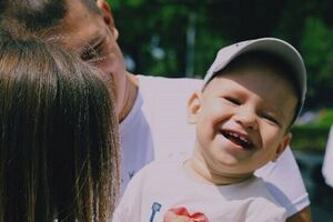 Укол мальчику сделают в Киеве