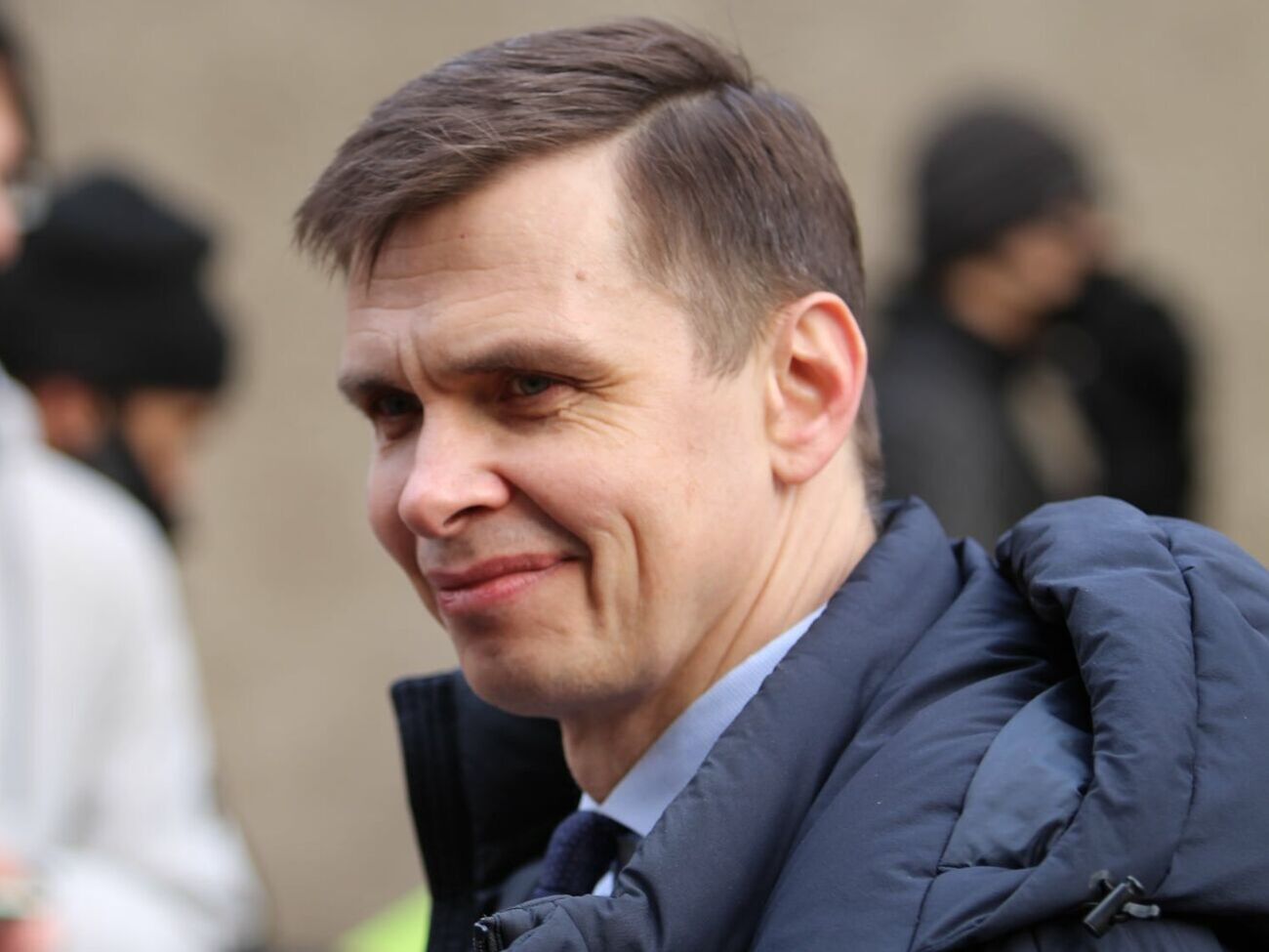 Україна чомусь дала зелене світло проведенню російських виборів прямо в Києві – у приміщенні консульства. Раніше такого не було